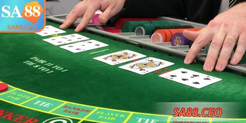 Baccarat SA88 – Đỉnh Cao Thế Giới Casino Trực Tuyến 1 Không khí sòng bài thực tế qua từng lá bài trong Baccarat SA88
